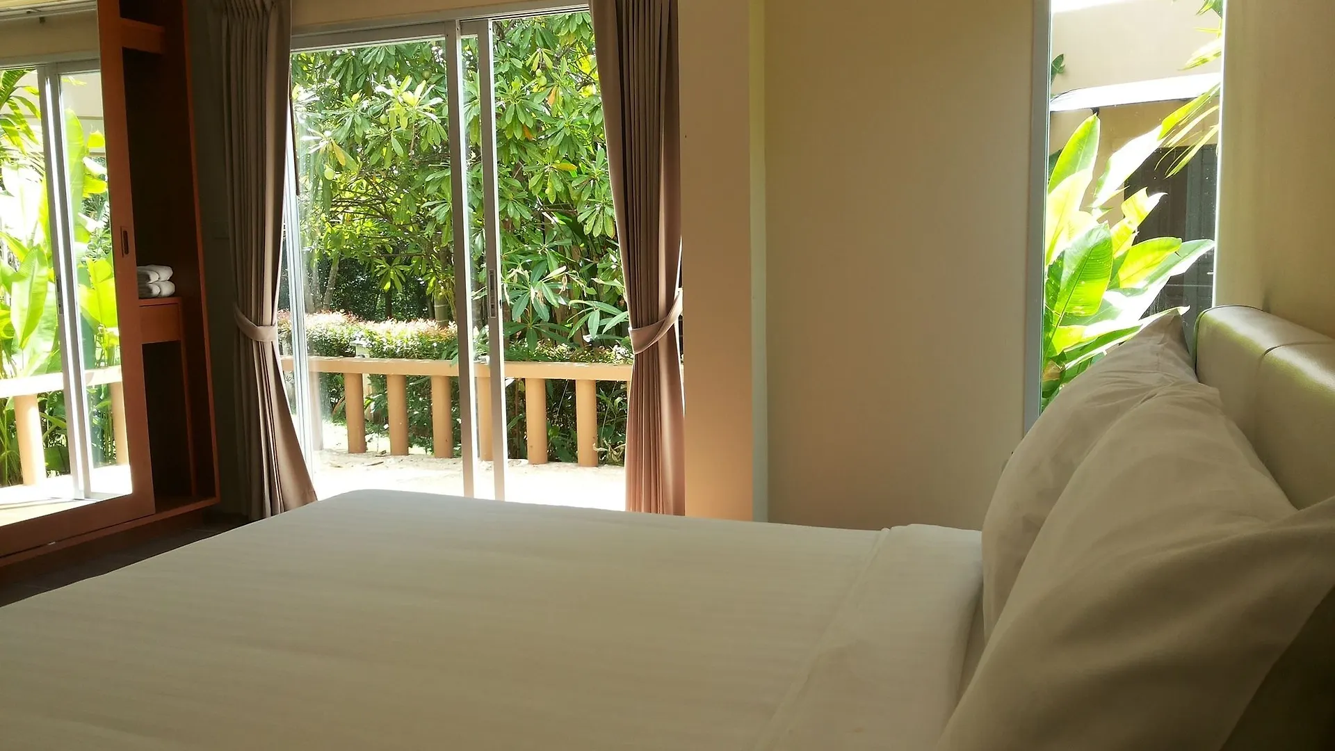 Sakoo Valley Naithon Beach Layan Beach  0*, Layan Beach (Phuket)
