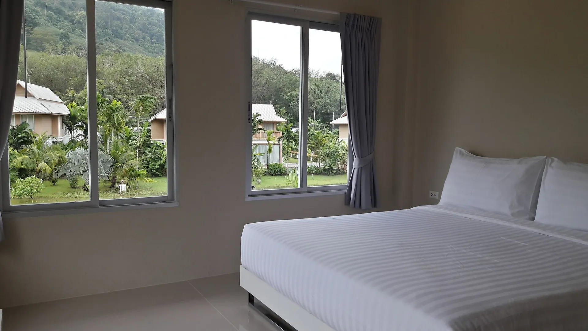Sakoo Valley Naithon Beach Layan Beach  Willa Layan Beach (Phuket)