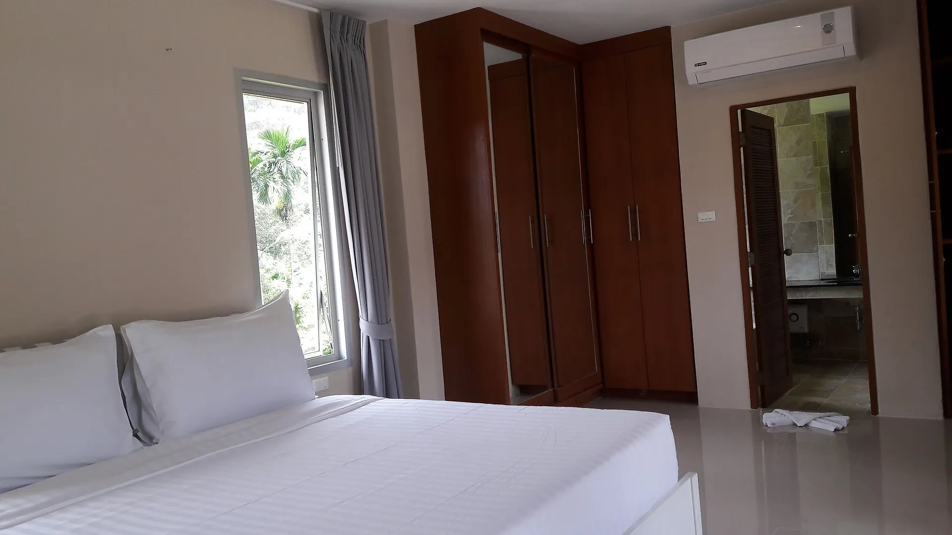 Sakoo Valley Naithon Beach Layan Beach  0*, Layan Beach (Phuket)